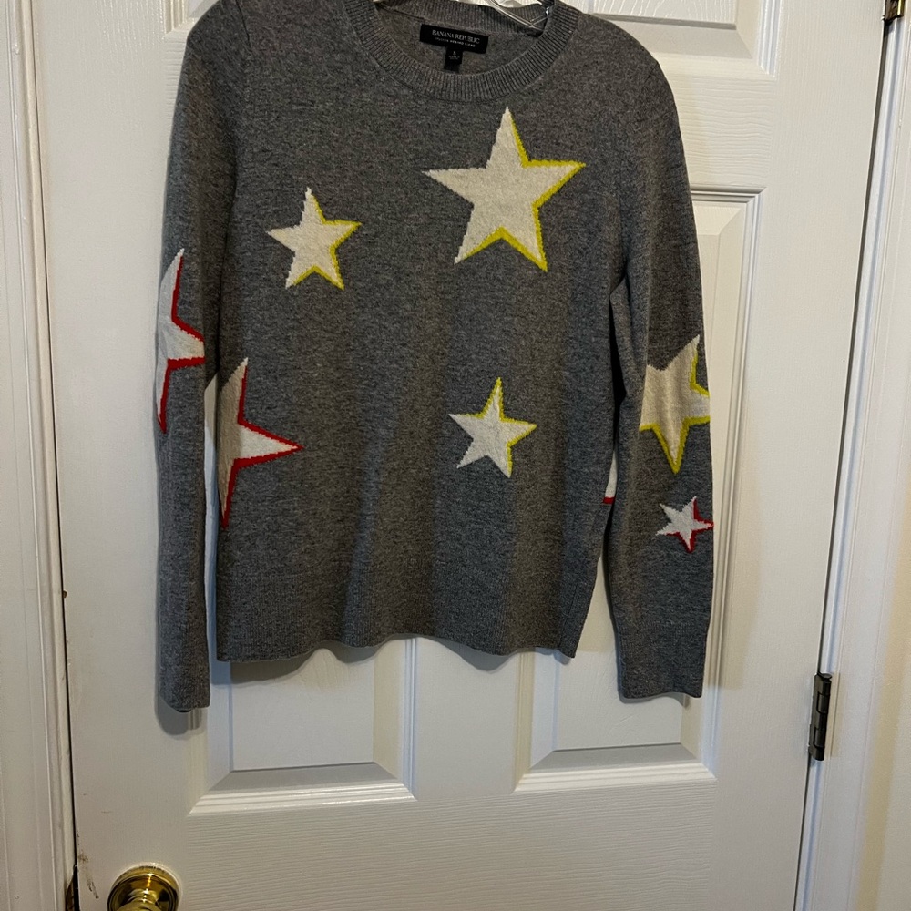 Banana Republic Gray Wool Sweater with Star Design